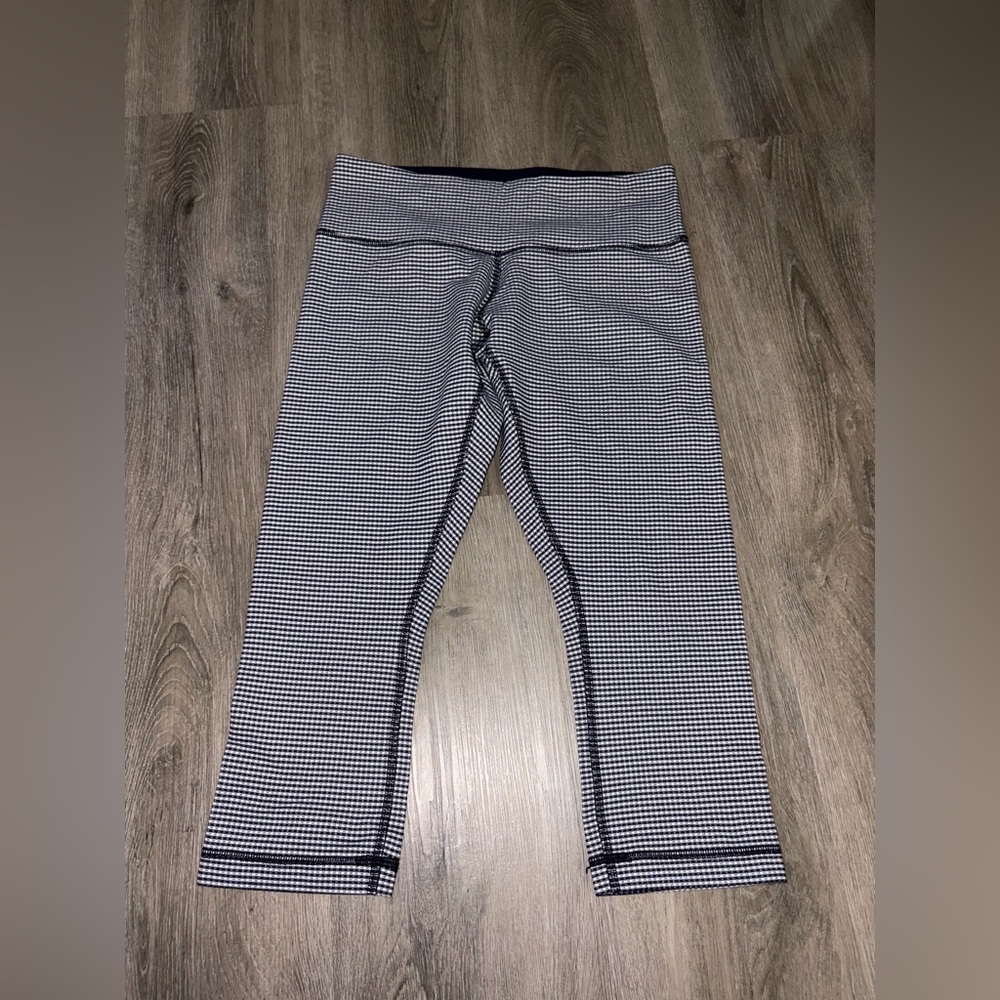 Lululemon | Navy Printed Cropped Leggings